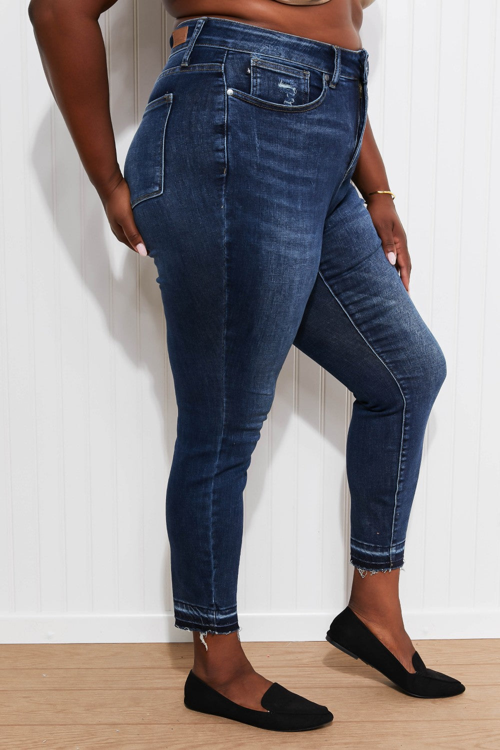 77645e276a294a4b971c7c69d910aced-Max