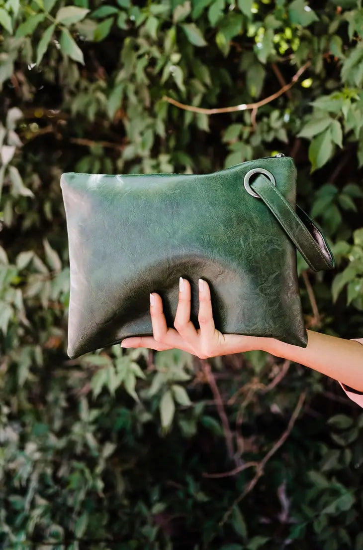 Modern+Chic - Alexa Oversized Clutch