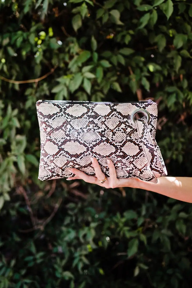 Modern+Chic - Alexa Oversized Clutch
