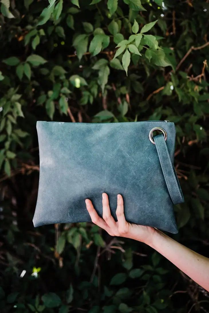 Modern+Chic - Alexa Oversized Clutch